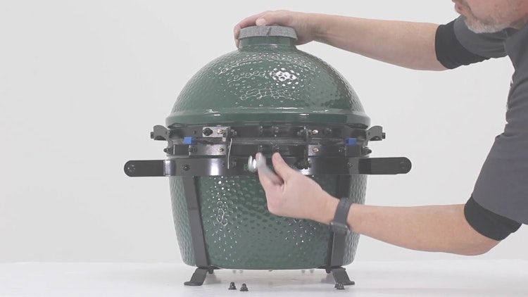 Big Green Egg Kamado Grill MINIMAX Starter Set inkl. 2x 4,5 kg naturbelassene Holzkohle Big Green Egg Kamado Grill MINIMAX Starter Set inkl. 2x 4,5 kg naturbelassene Holzkohle